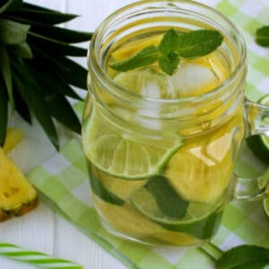 Ingredientes da Receita de Água Saborizada com Casca de Abacaxi