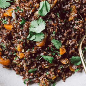 Ingredientes de Arroz vermelho com castanhas e damasco