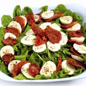 Ingredientes da Receita de Salada de Rúcula, Brócolis, Tomate seco e Queijo minas