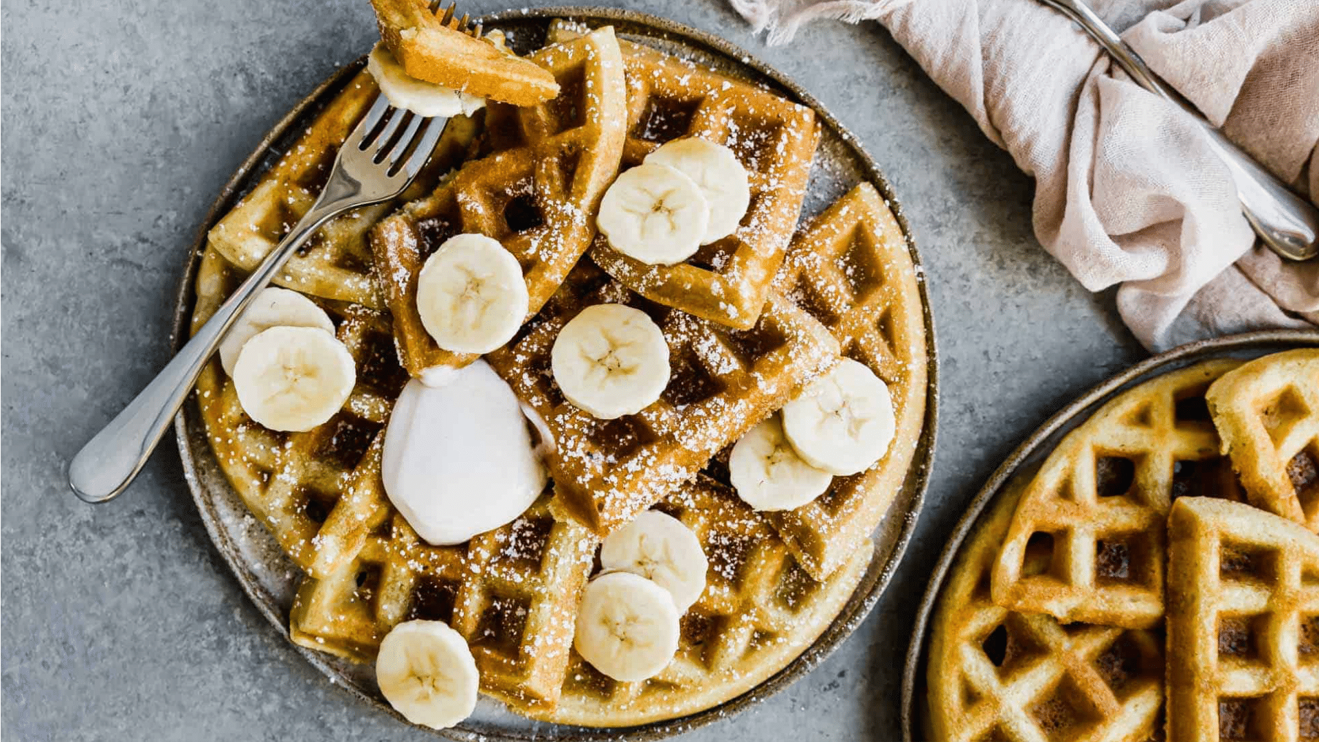 Tenha um café da manhã delicioso com este bolo de banana com aveia