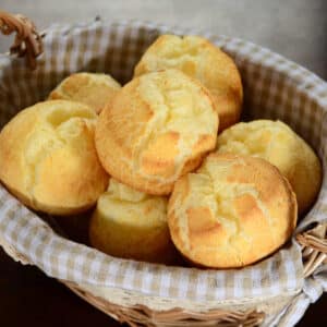 ‘’Pão de queijo’’ vegano de mandioquinha