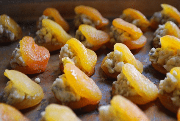 Ingredientes da Receita de Damasco recheado com queijo e nozes